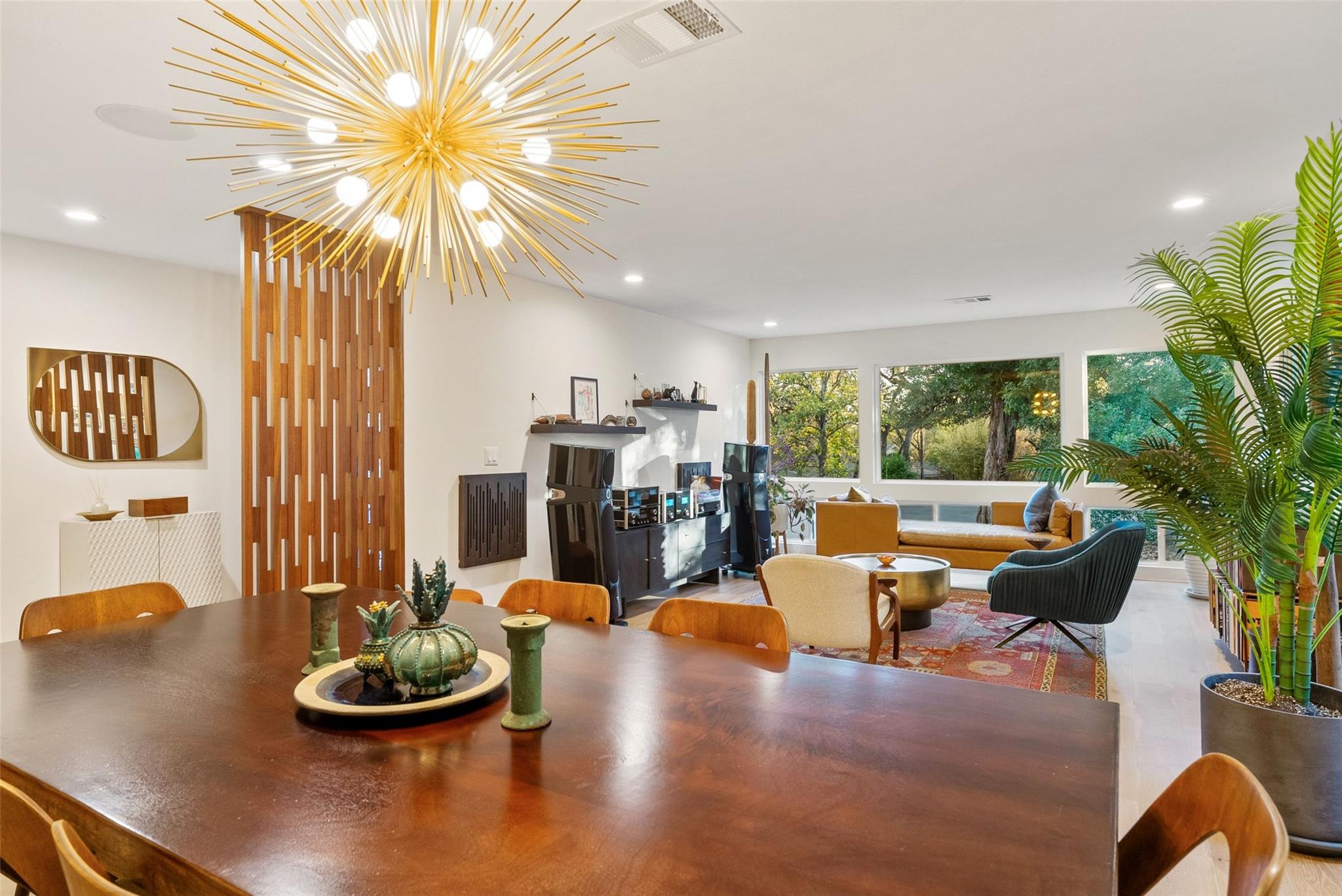 Balcones Mid-Century Modern Oasis