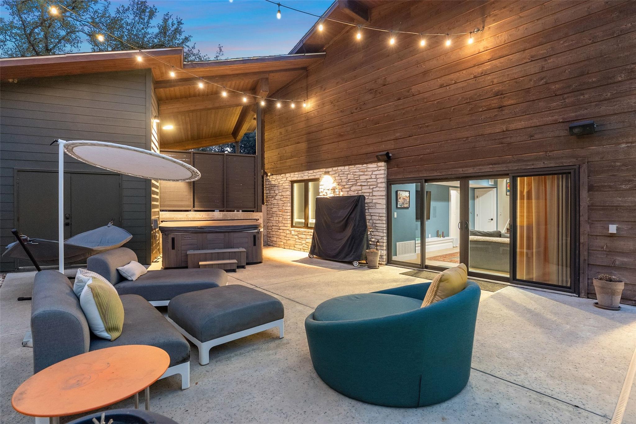 Balcones Mid-Century Modern Oasis