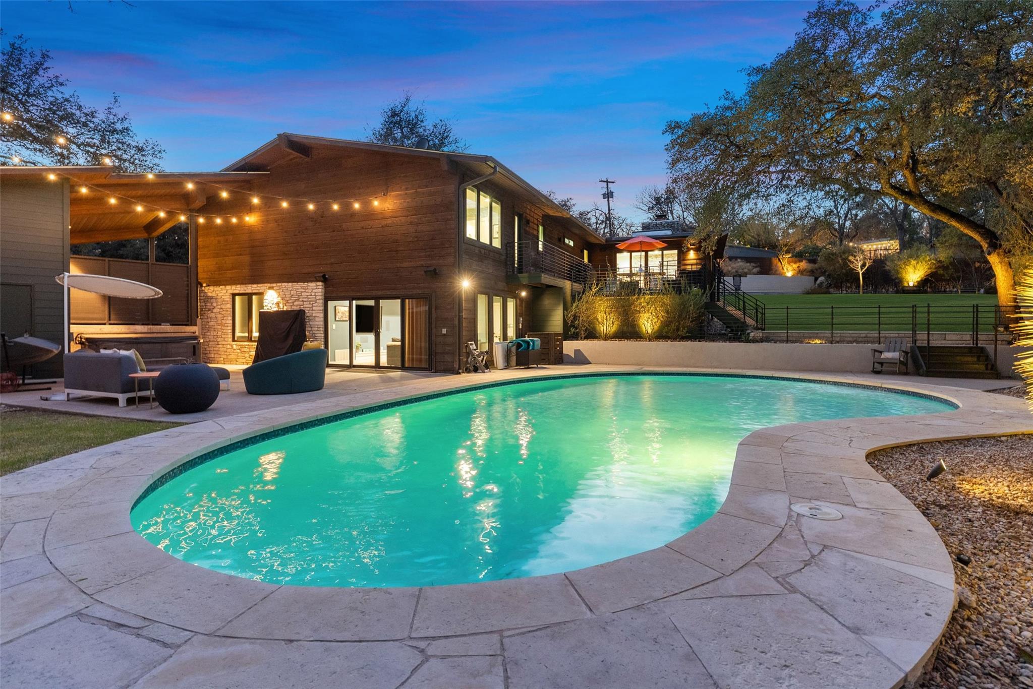 Balcones Mid-Century Modern Oasis