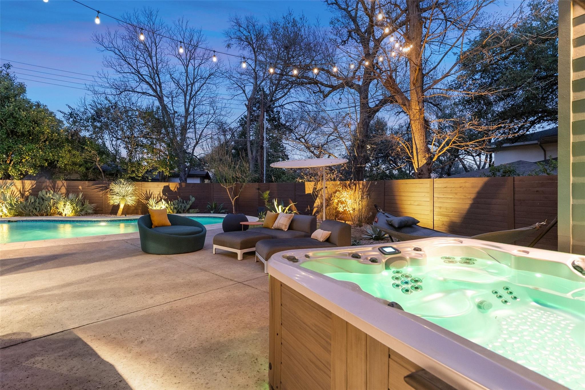 Balcones Mid-Century Modern Oasis