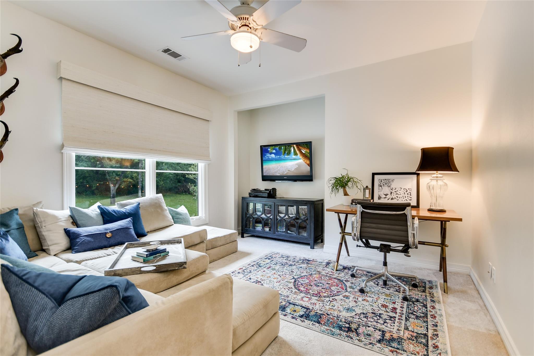 103 Las Lomas DR