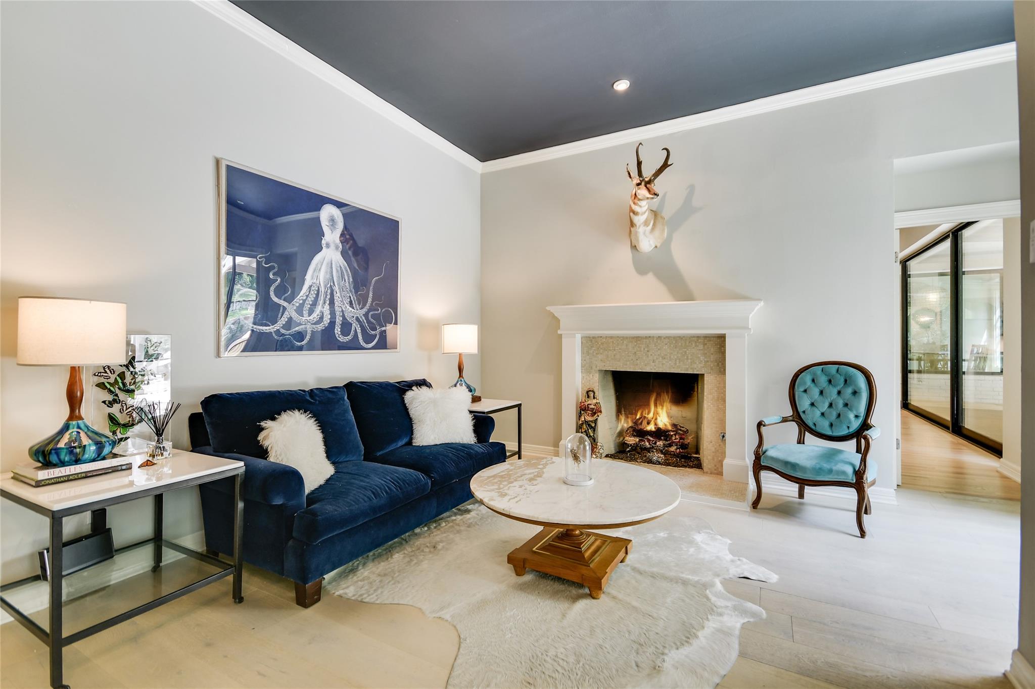 103 Las Lomas DR