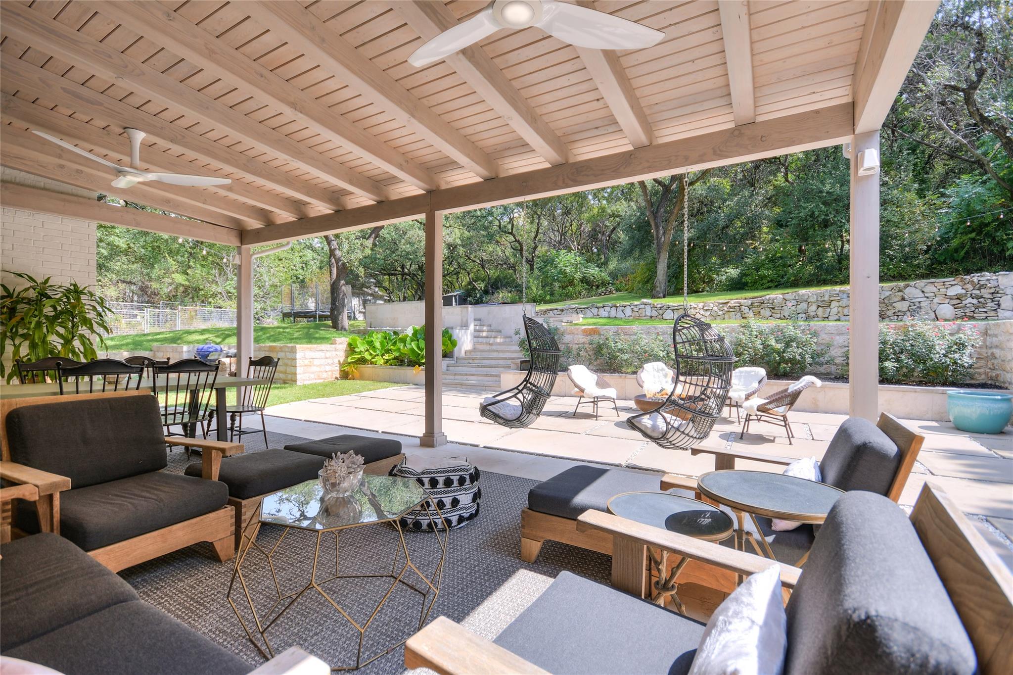 103 Las Lomas DR