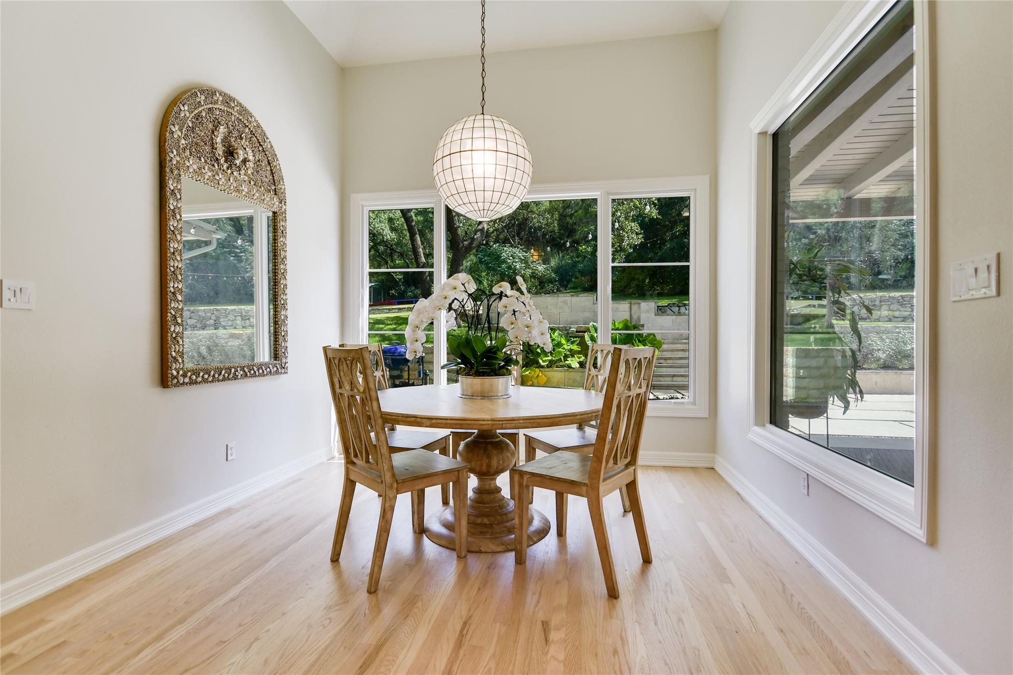 103 Las Lomas DR