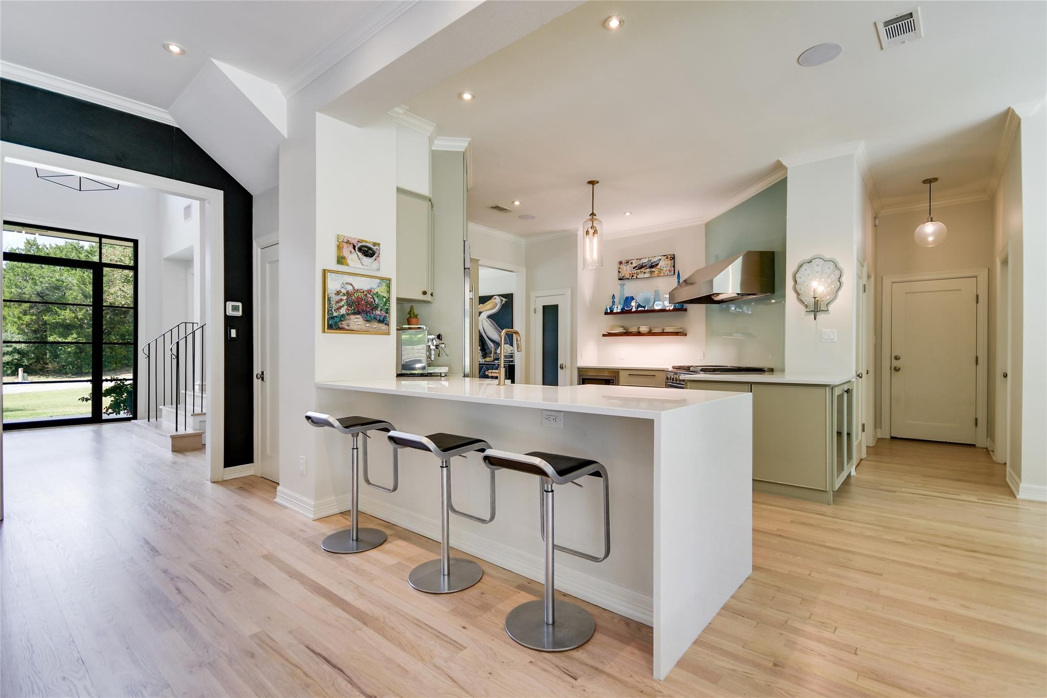 103 Las Lomas DR
