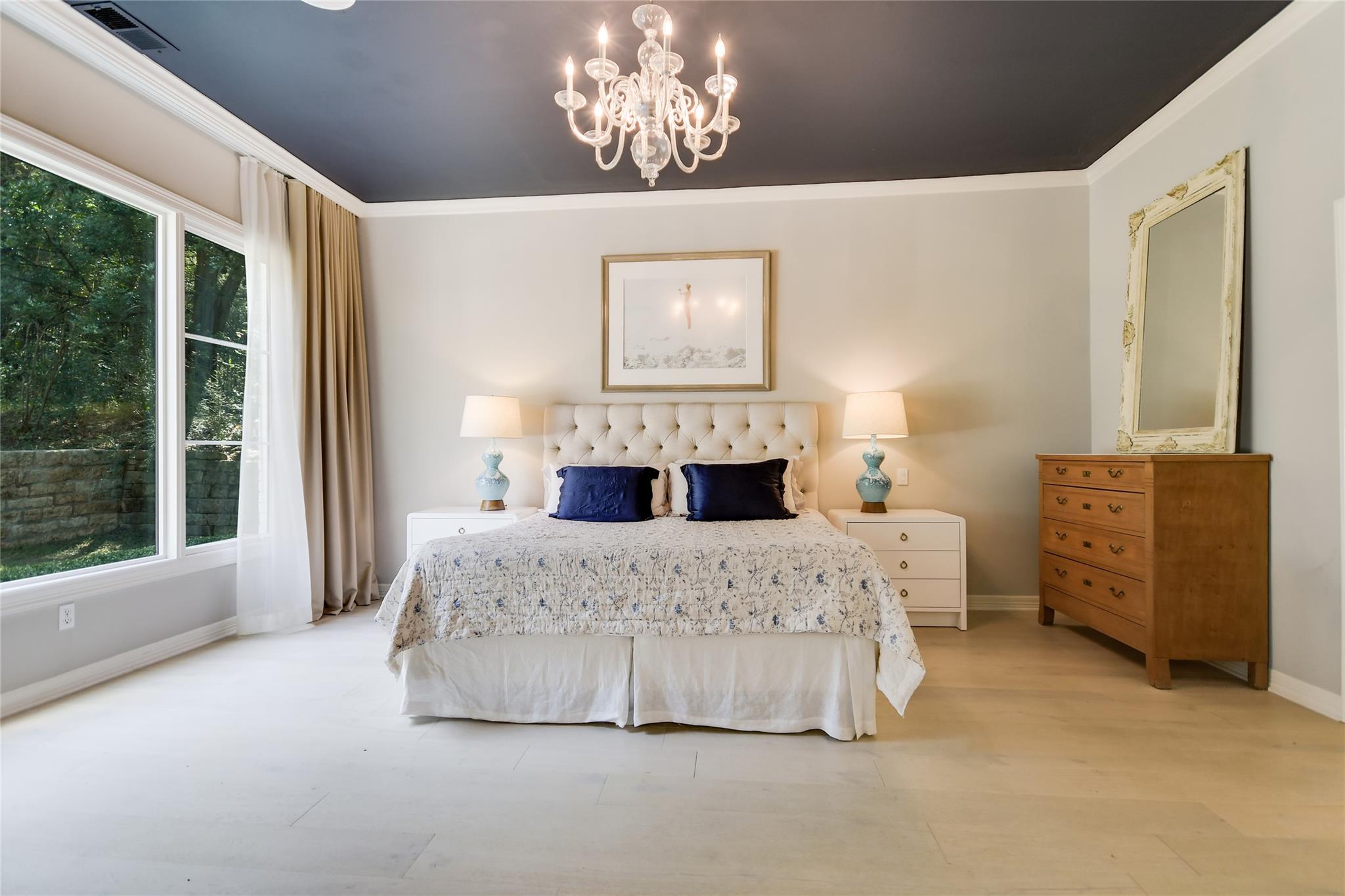 103 Las Lomas DR
