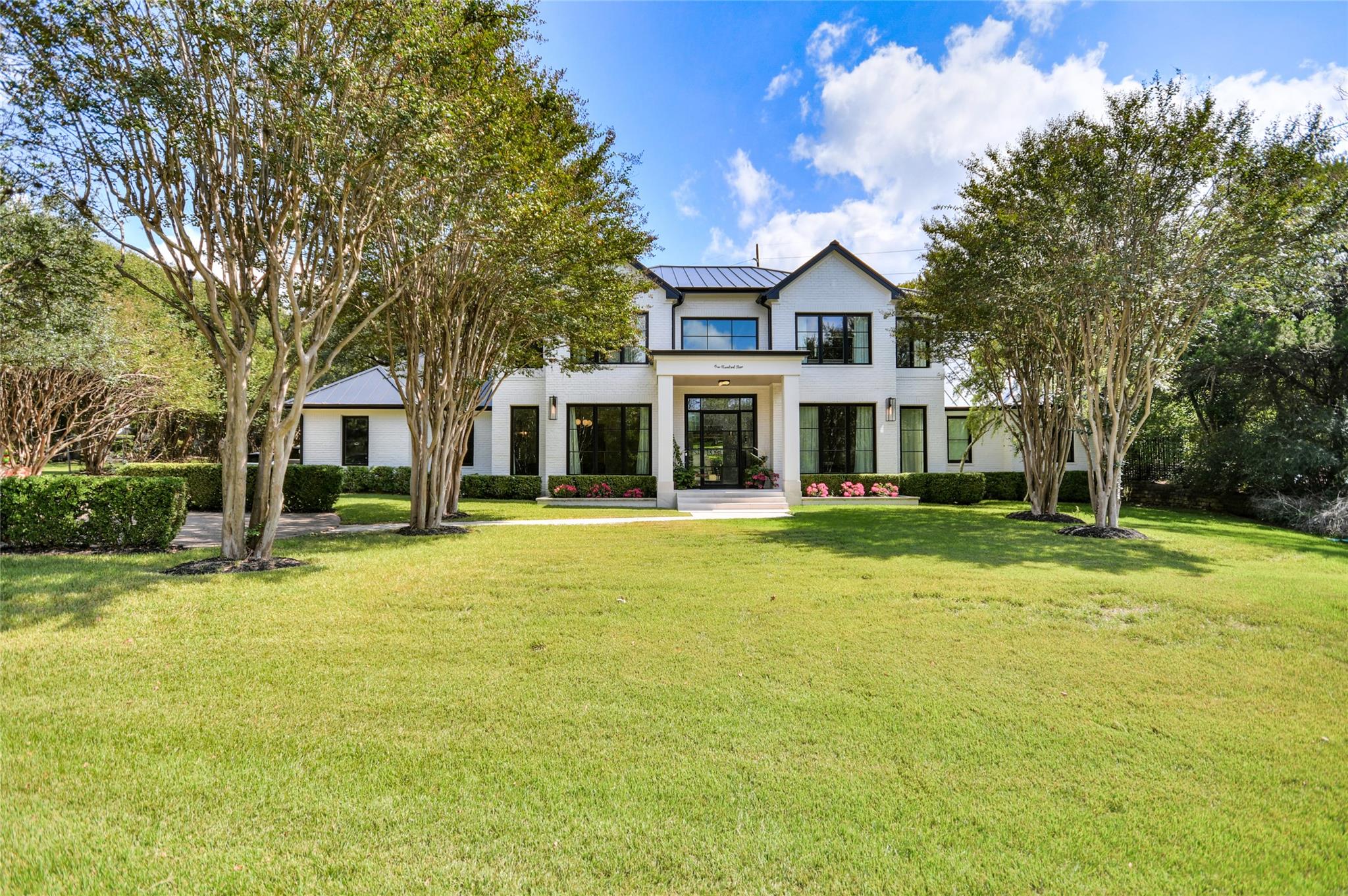 103 Las Lomas DR