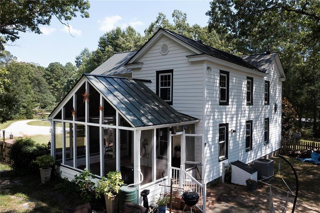 1022 Stewarts RD