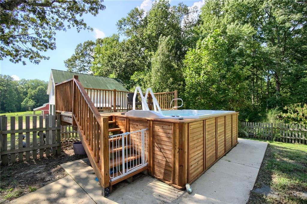 1022 Stewarts RD