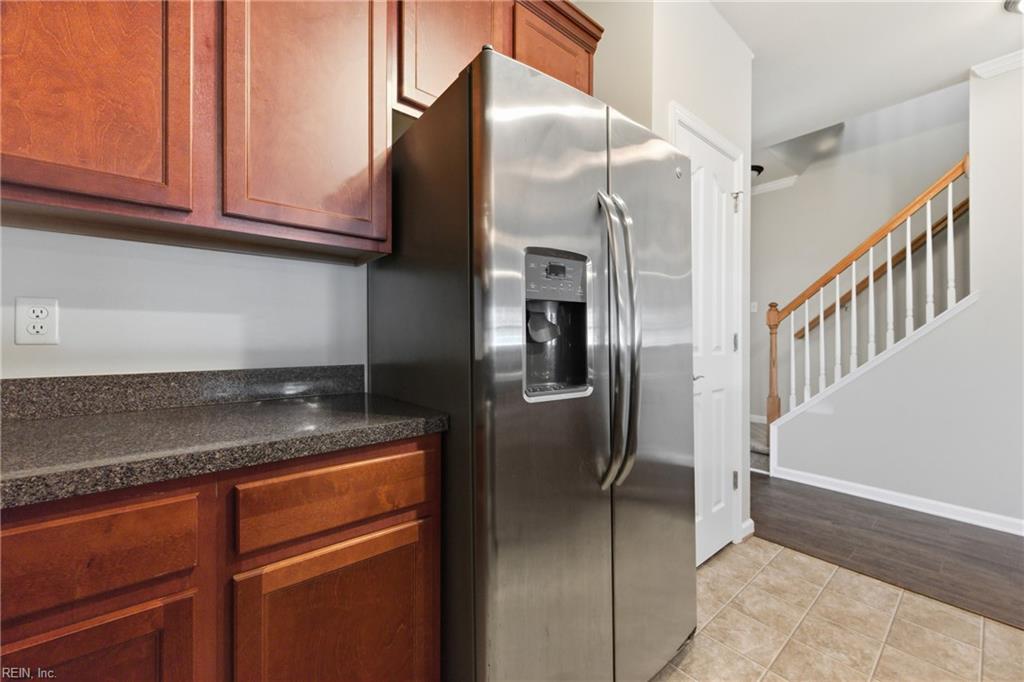545 Settlement LN