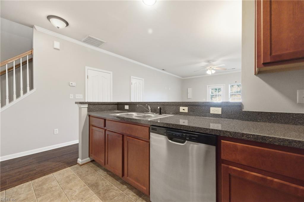 545 Settlement LN