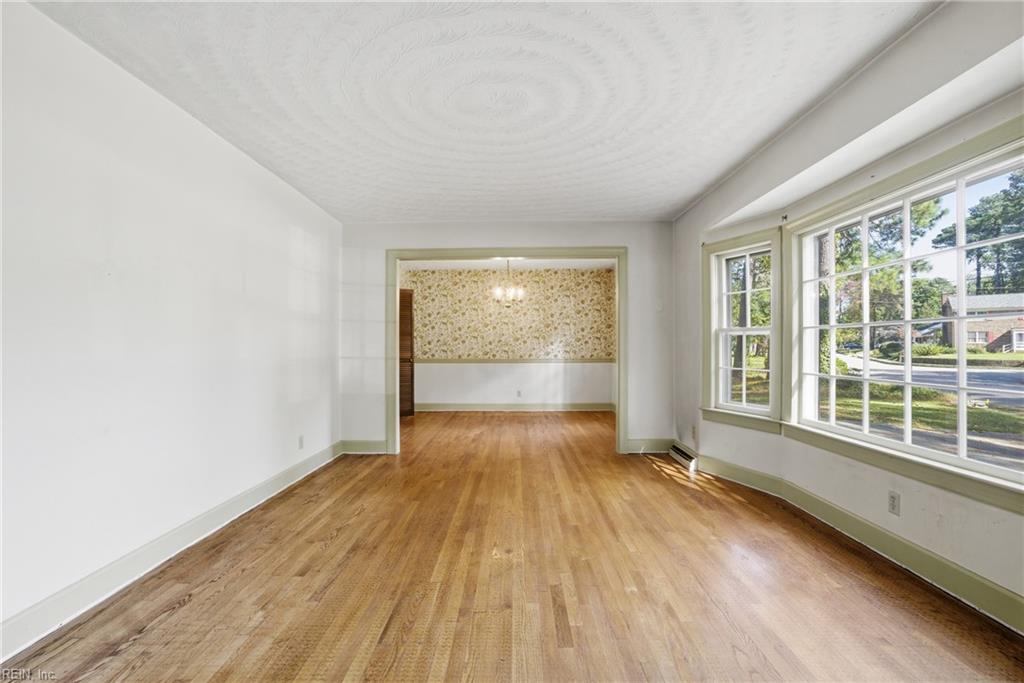 2904 Prince Of Wales DR