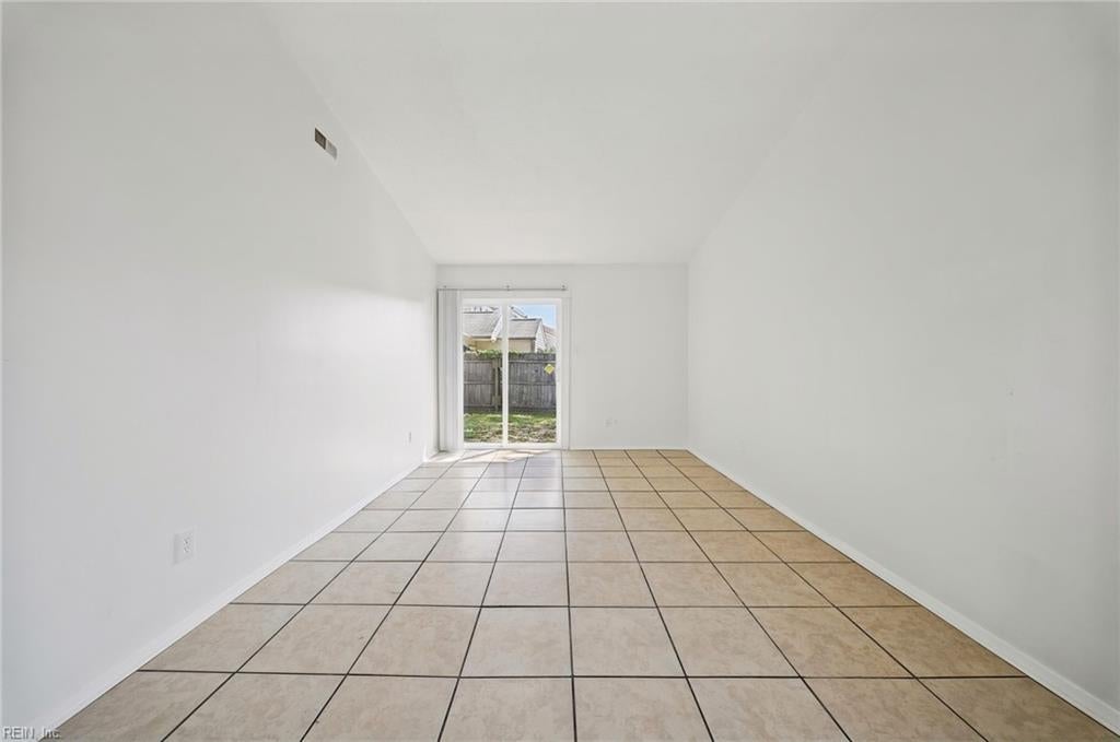 800 Stephanie CT
