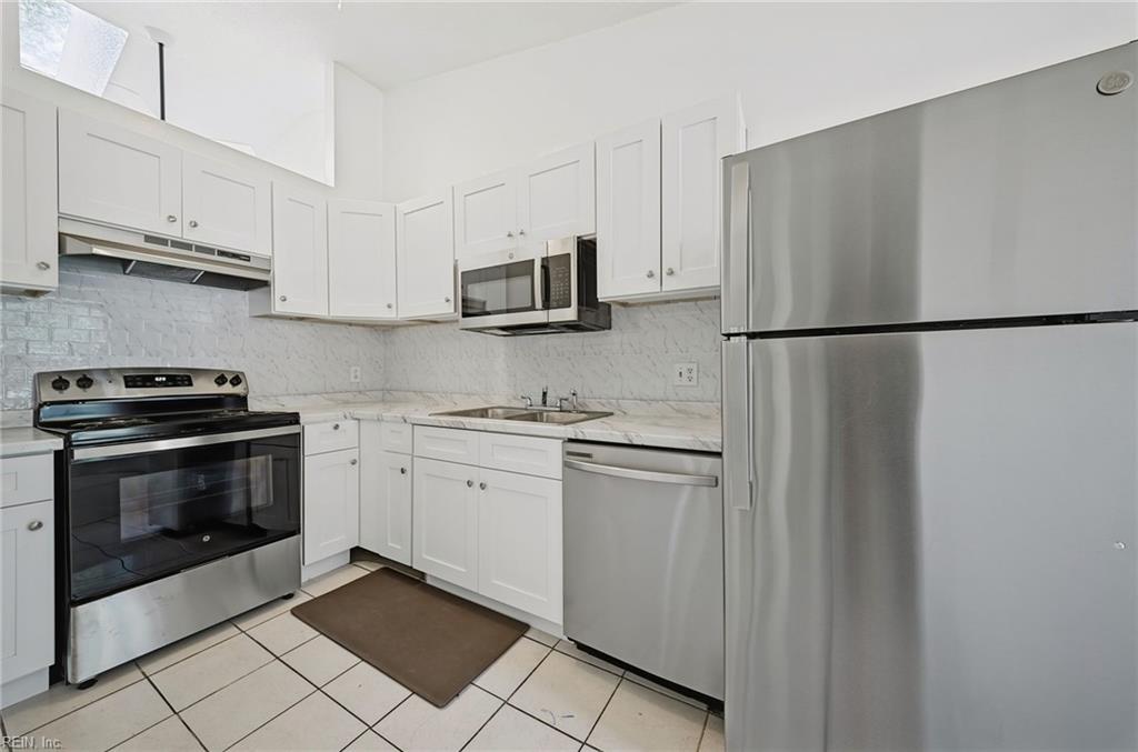 800 Stephanie CT