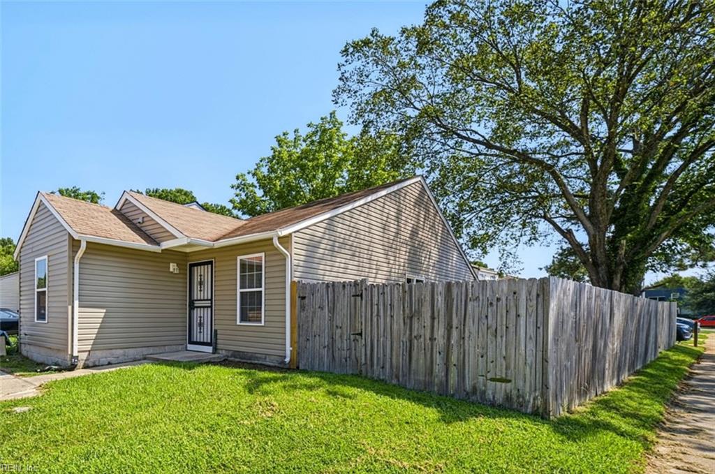 800 Stephanie CT