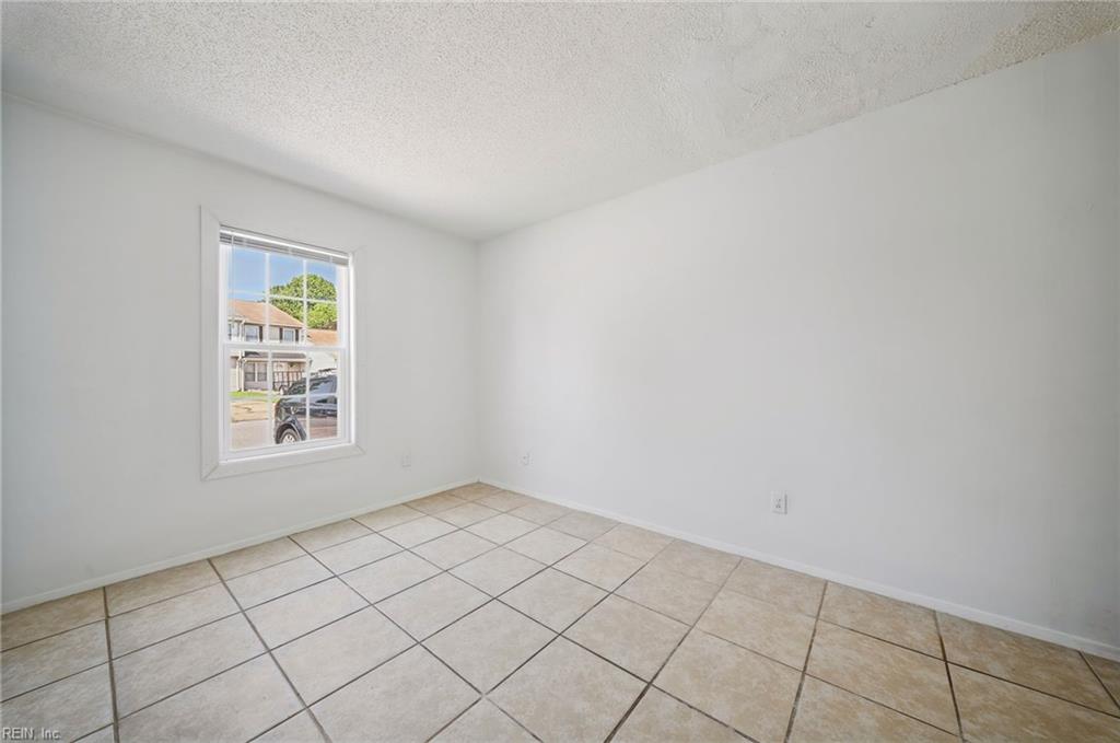800 Stephanie CT