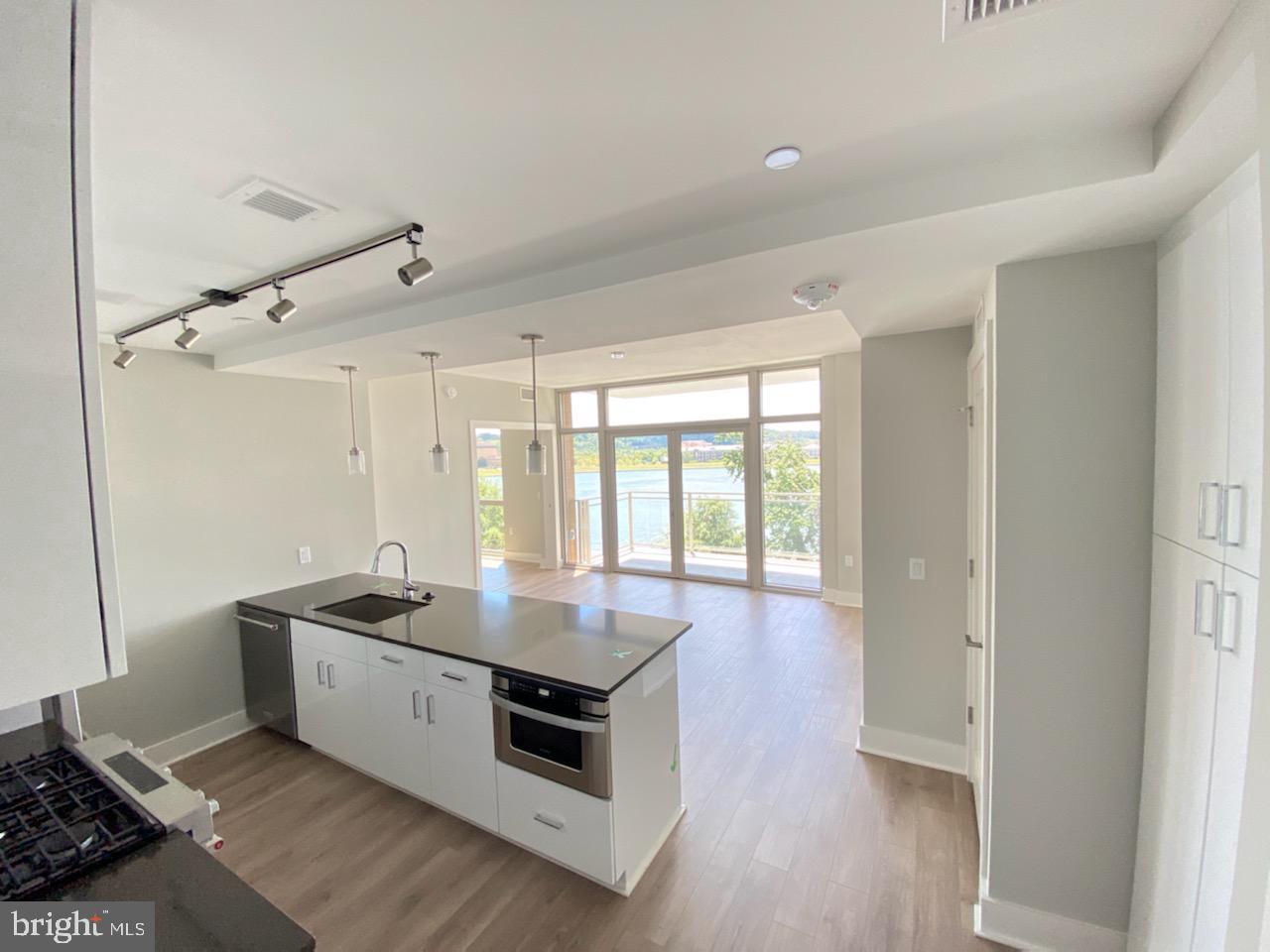 88 V ST SW #502