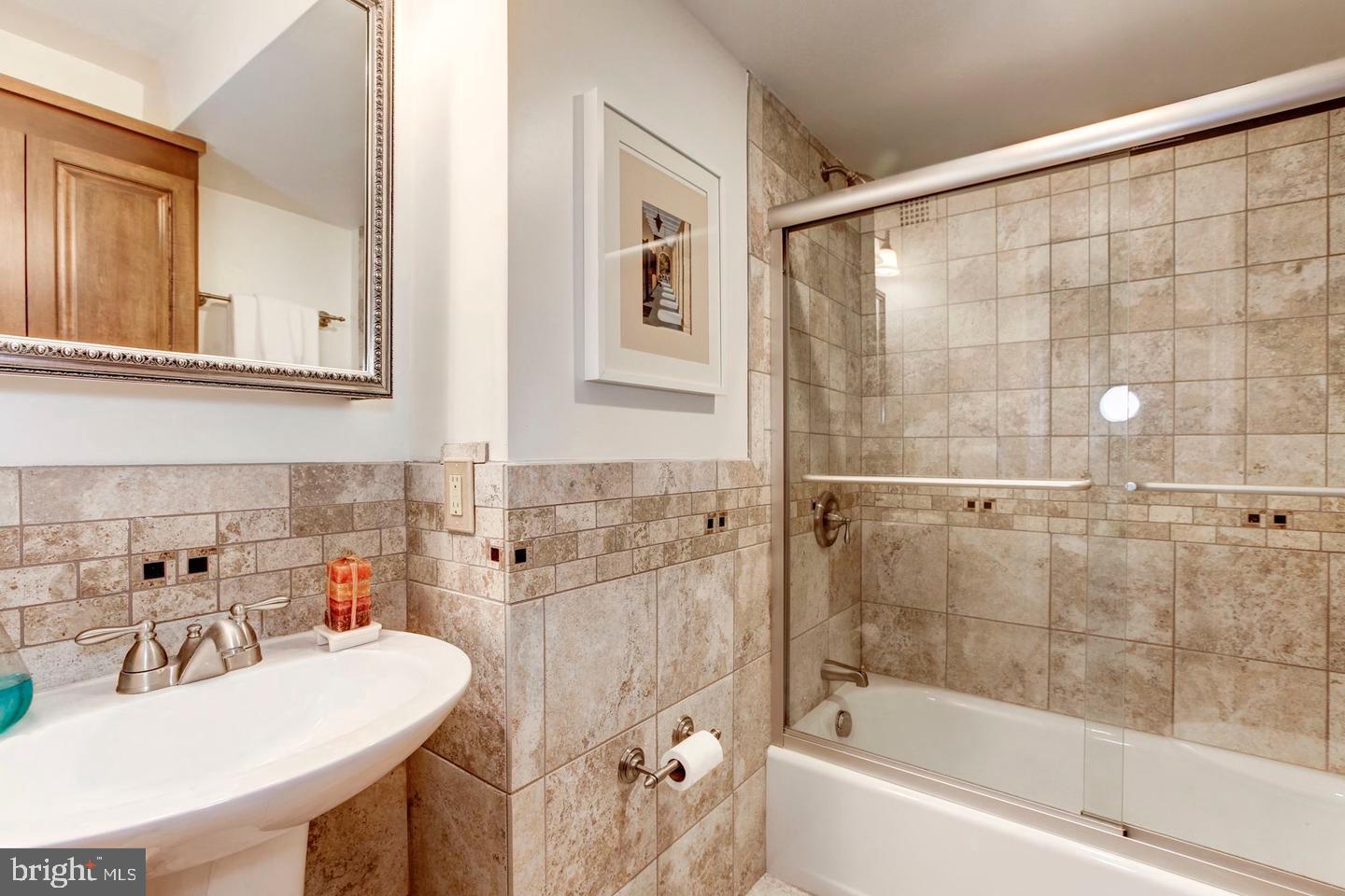 1239 VERMONT AVE NW #805