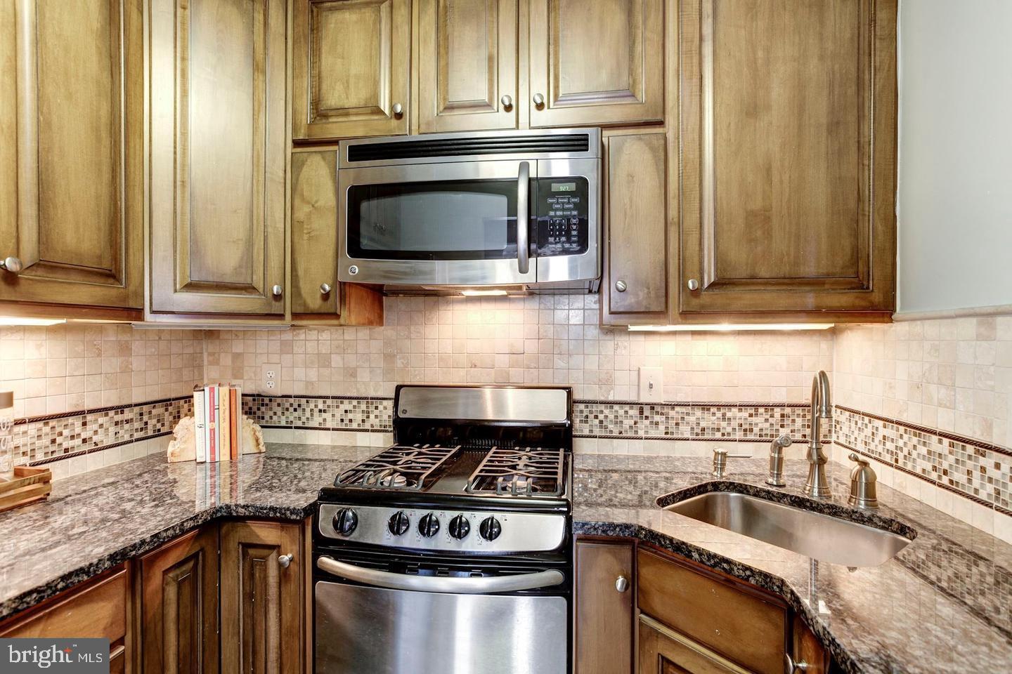 1239 VERMONT AVE NW #805