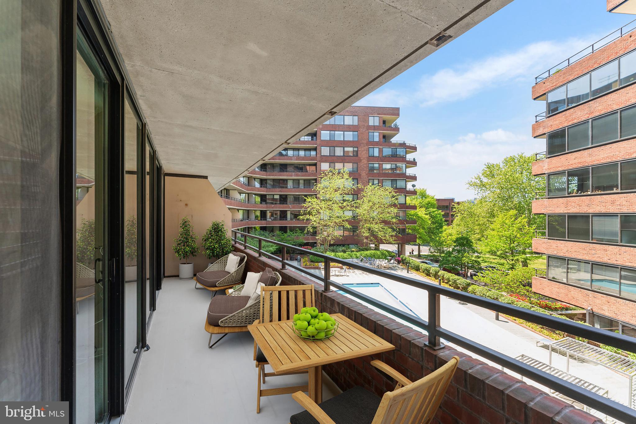 2555 Pennsylvania NW #412