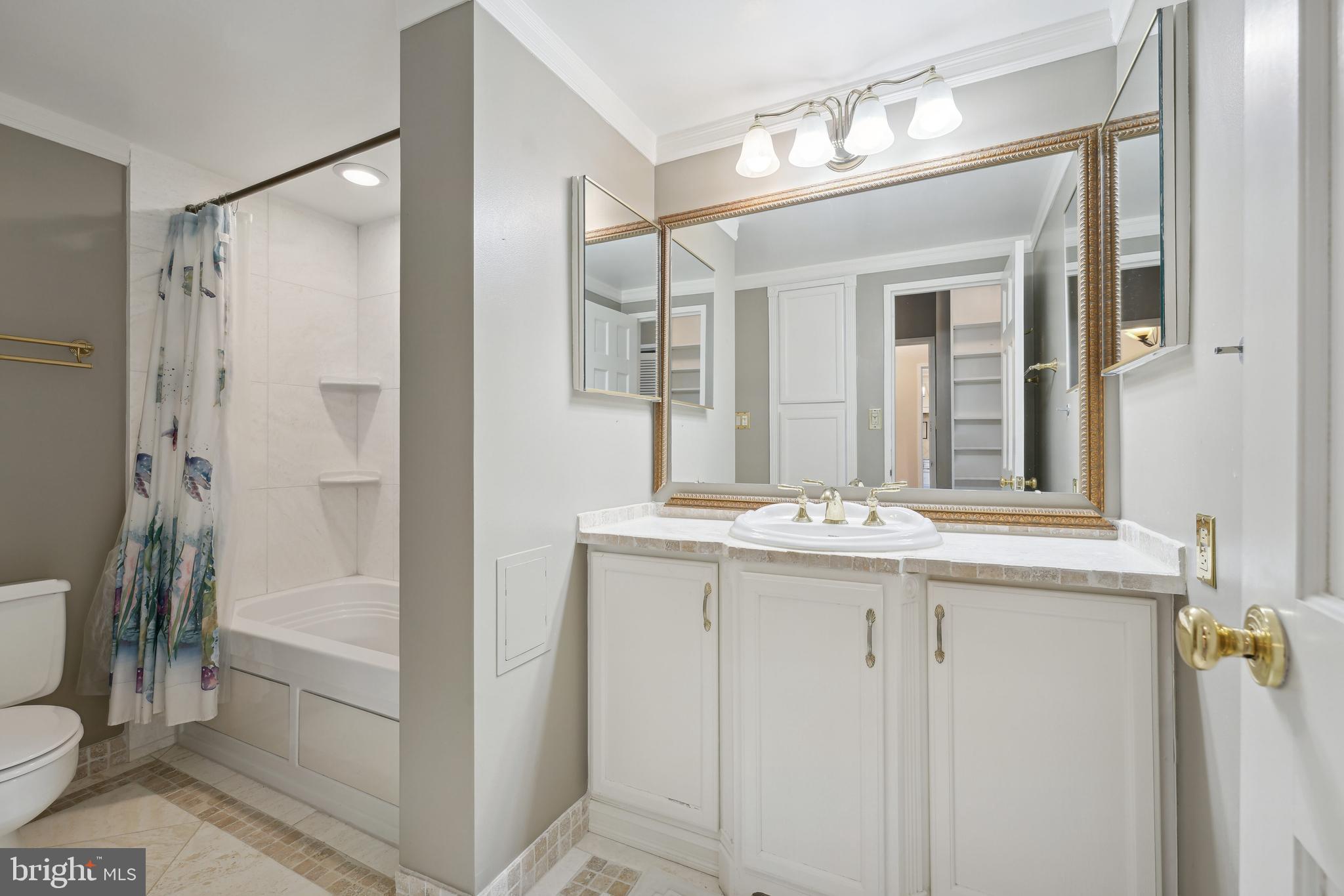 2555 Pennsylvania NW #412