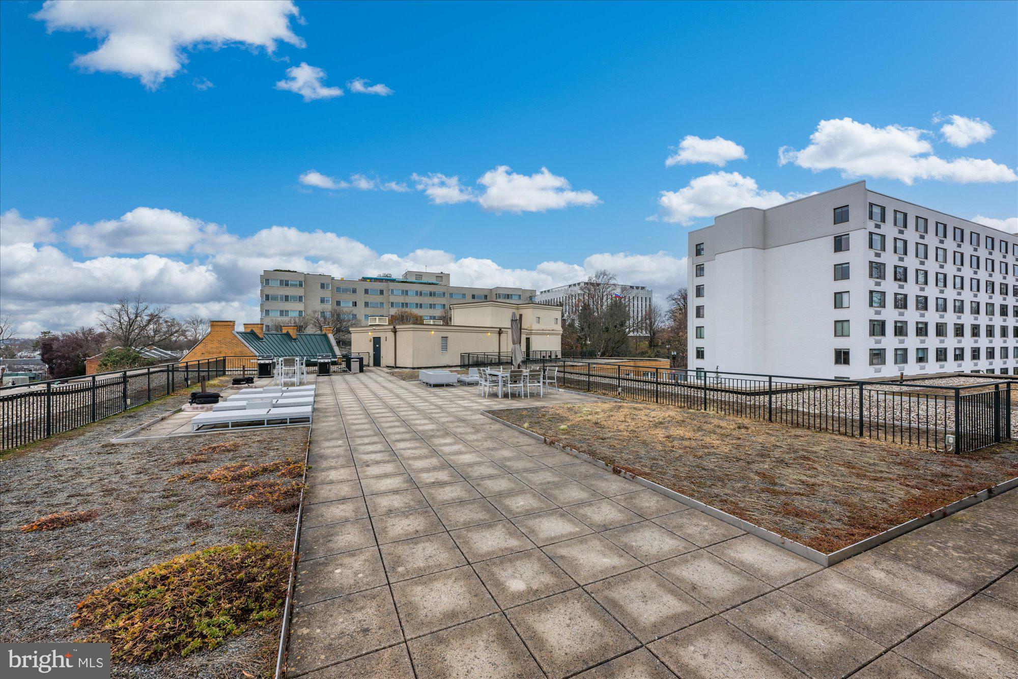 2501 WISCONSIN AVE NW #206