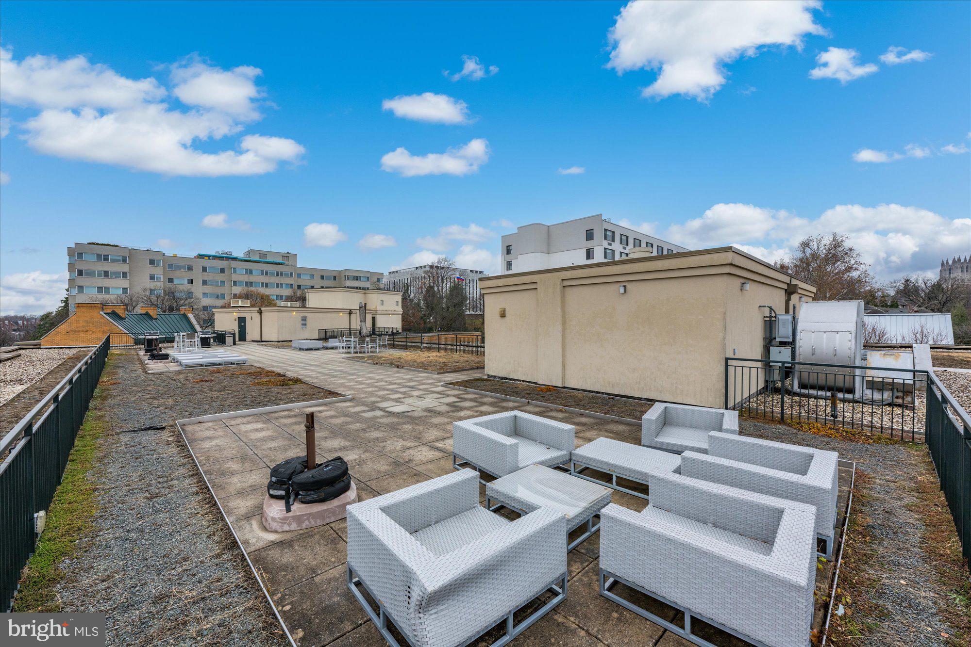 2501 WISCONSIN AVE NW #206