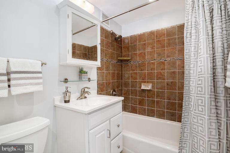 1711 MASSACHUSETTS AVE NW #714