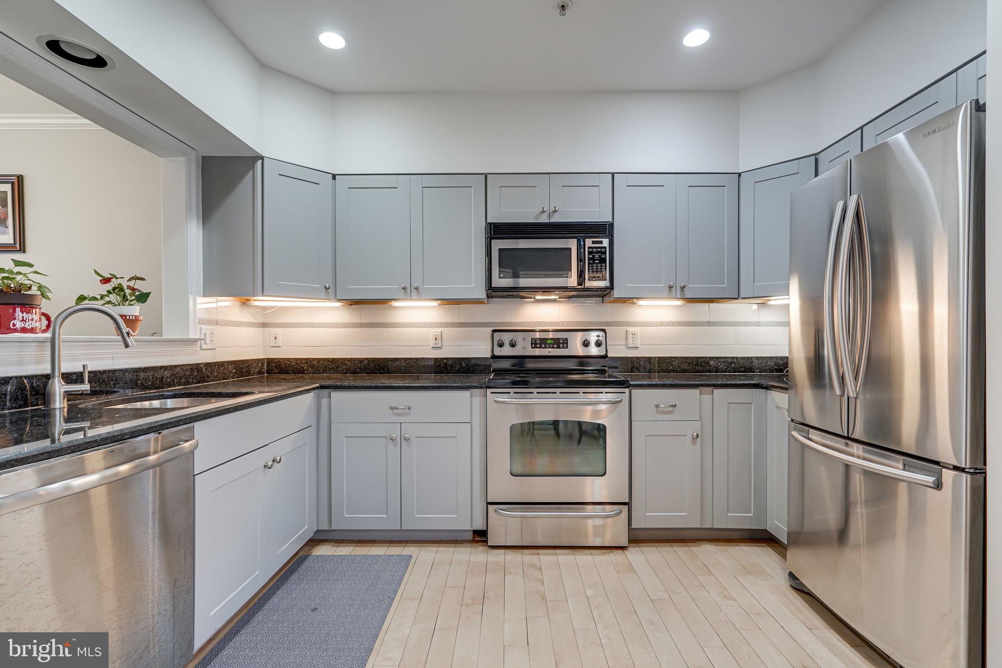 5515 Whitley Park Ter #81