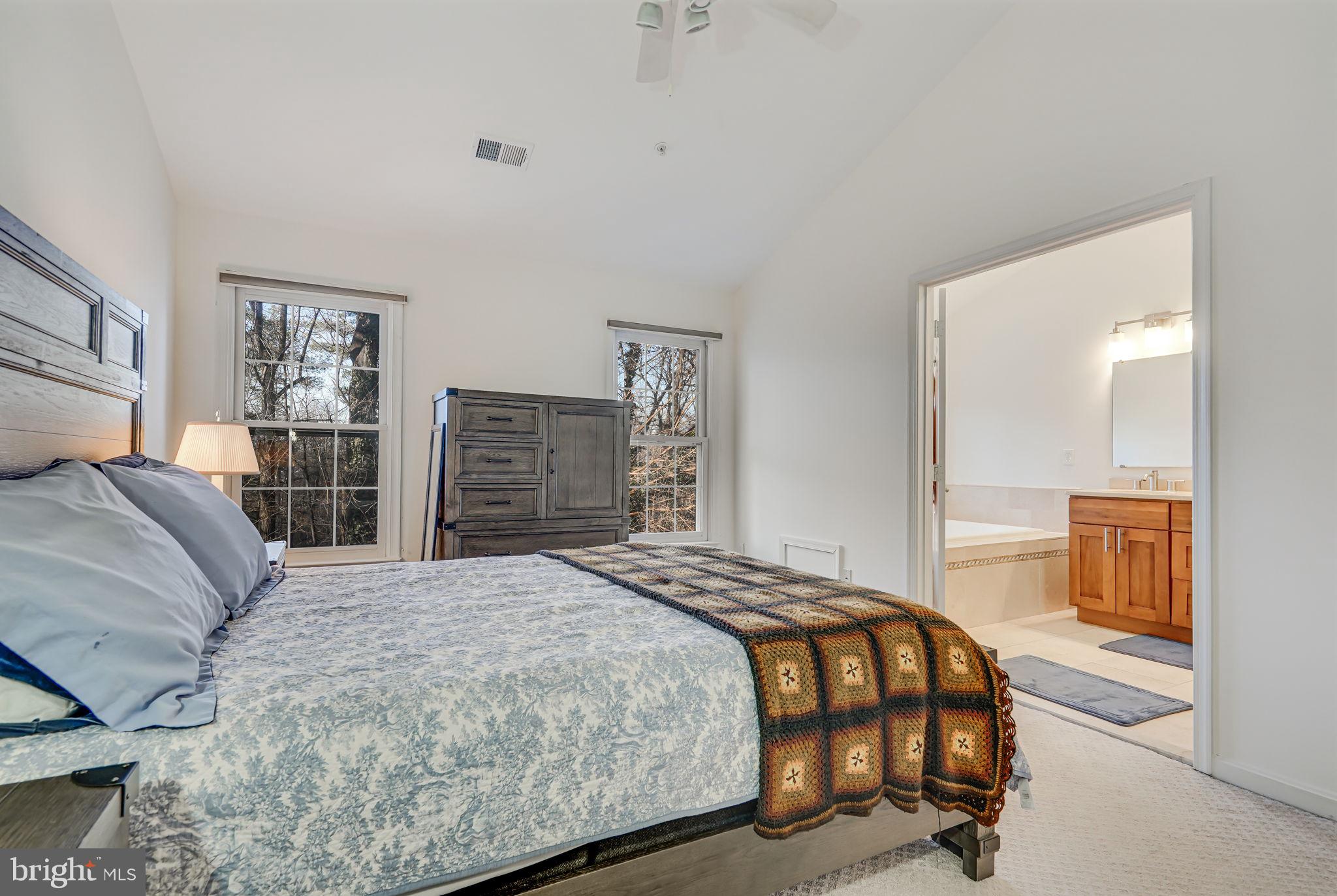 5515 Whitley Park Ter #81