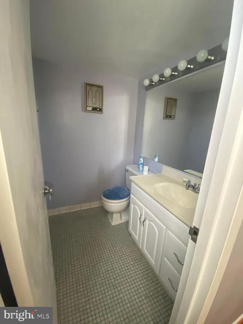 4242 E West #605