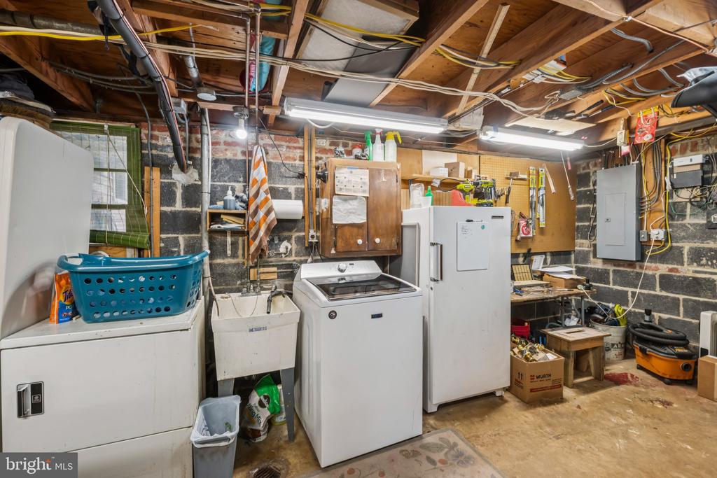 11411 CAM COURT