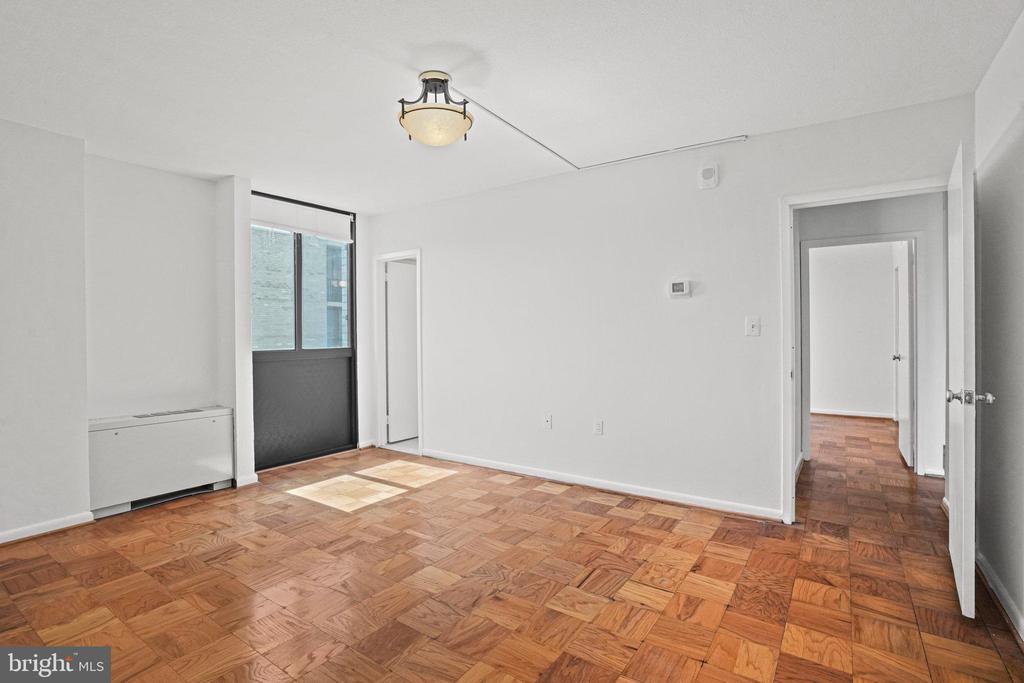 4242 E WEST 605