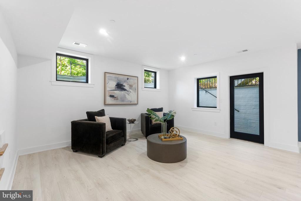 6411 CRANE TERRACE
