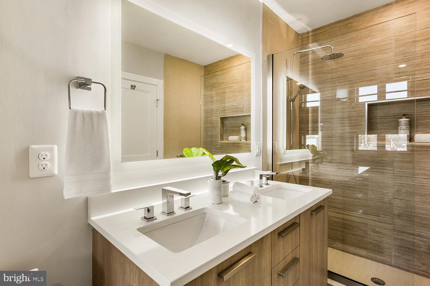 1118 South Highland Street #3