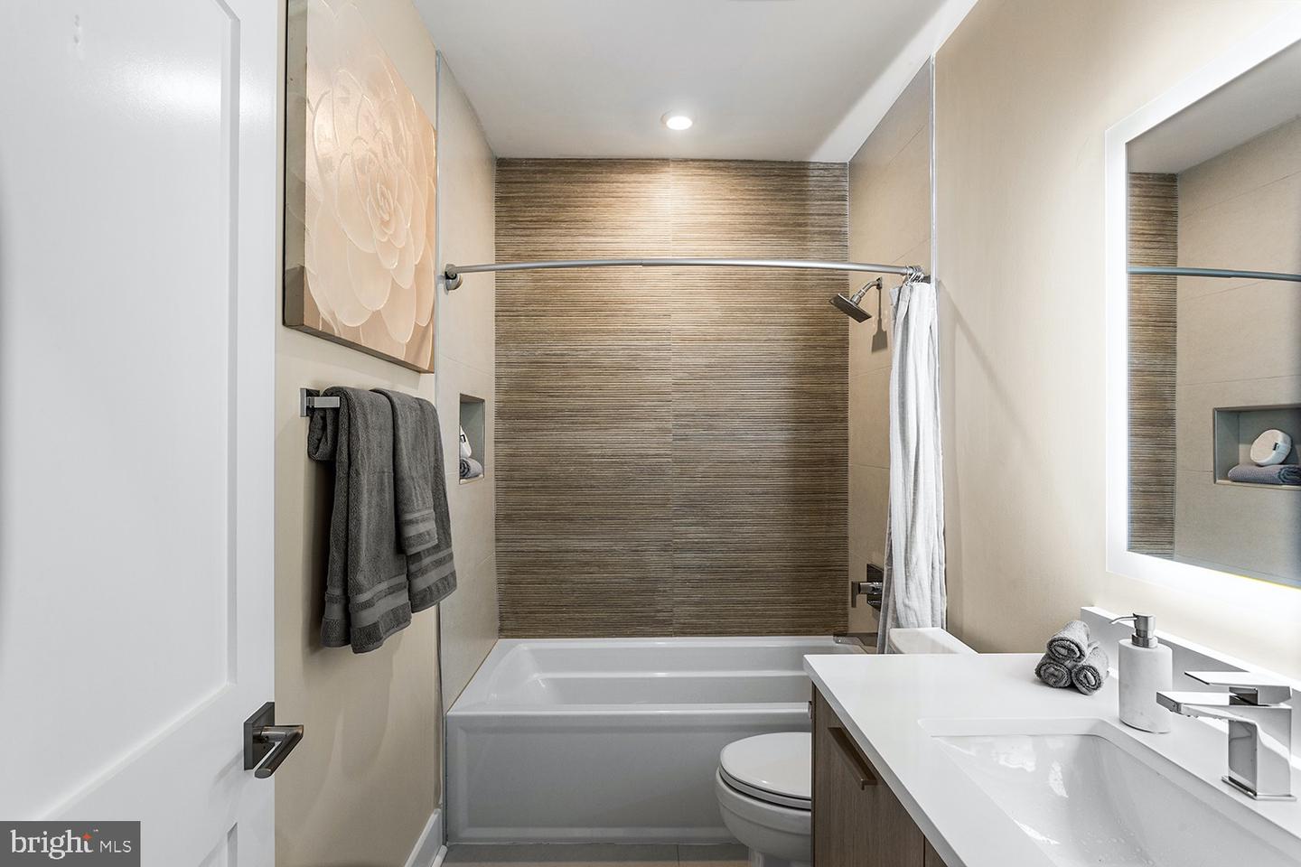 1118 South Highland Street #3