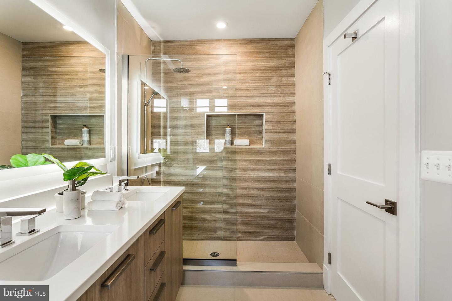 1118 South Highland Street #3