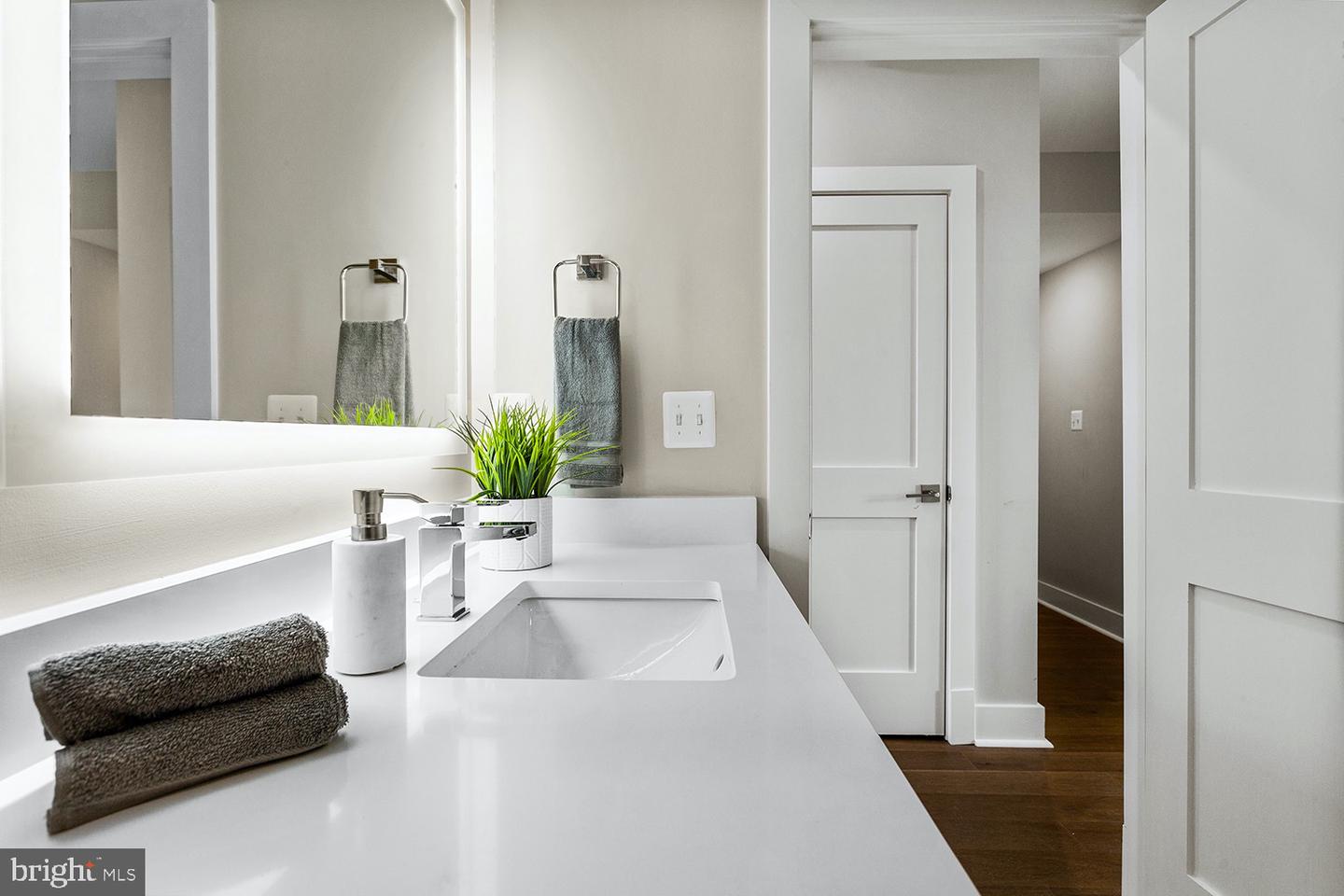 1118 South Highland Street #3