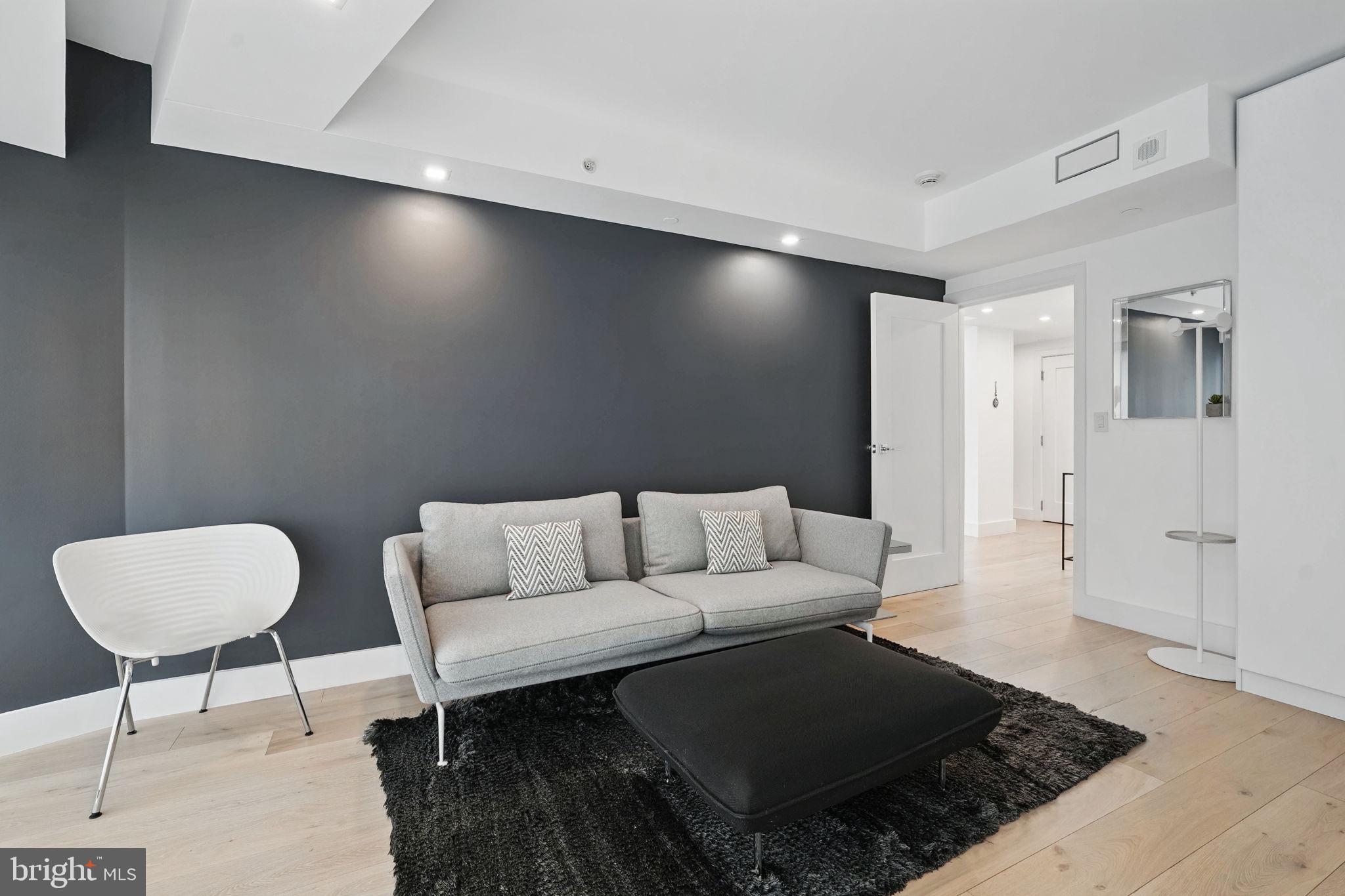 1111 19th St N #2108