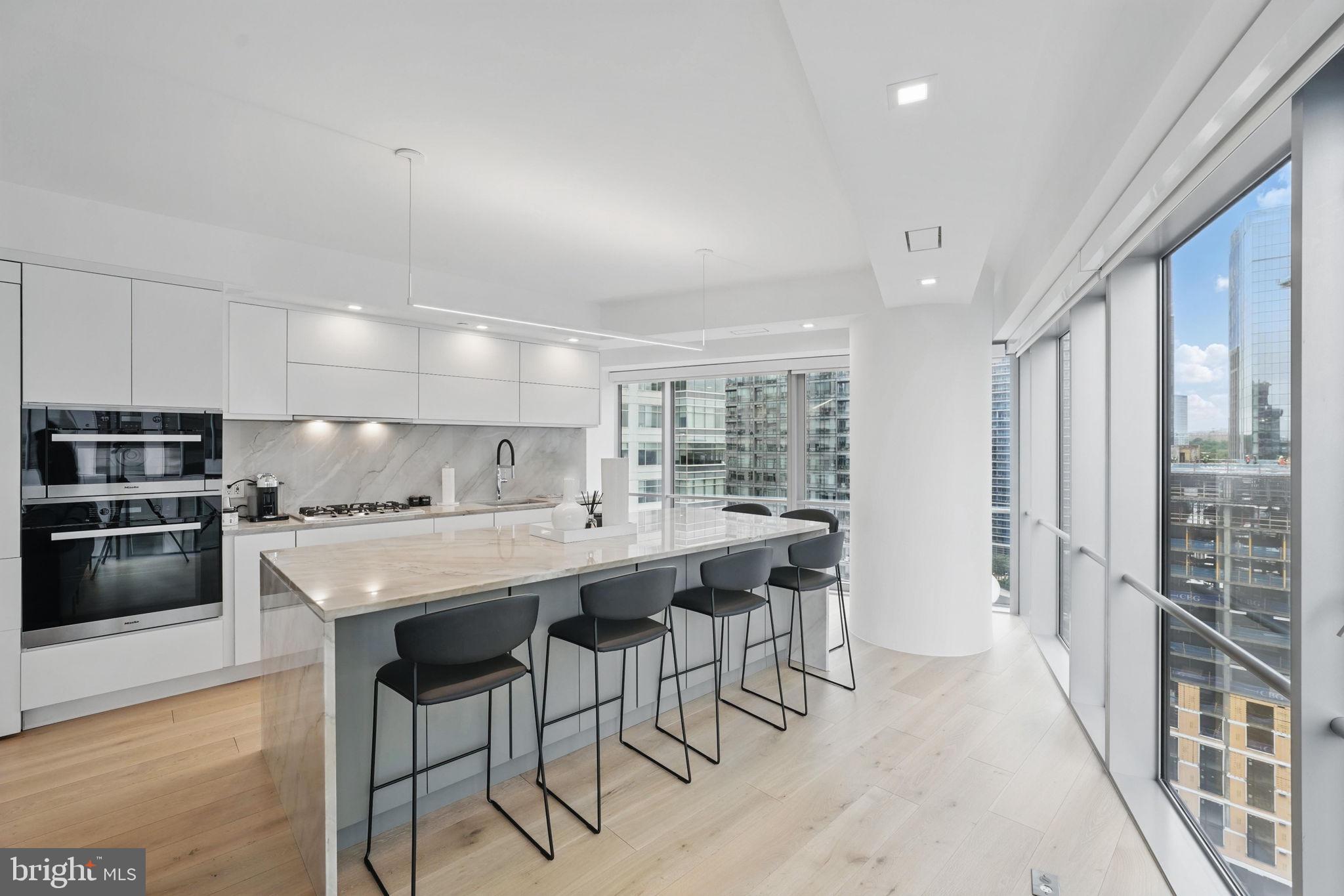 1111 19th St N #2108