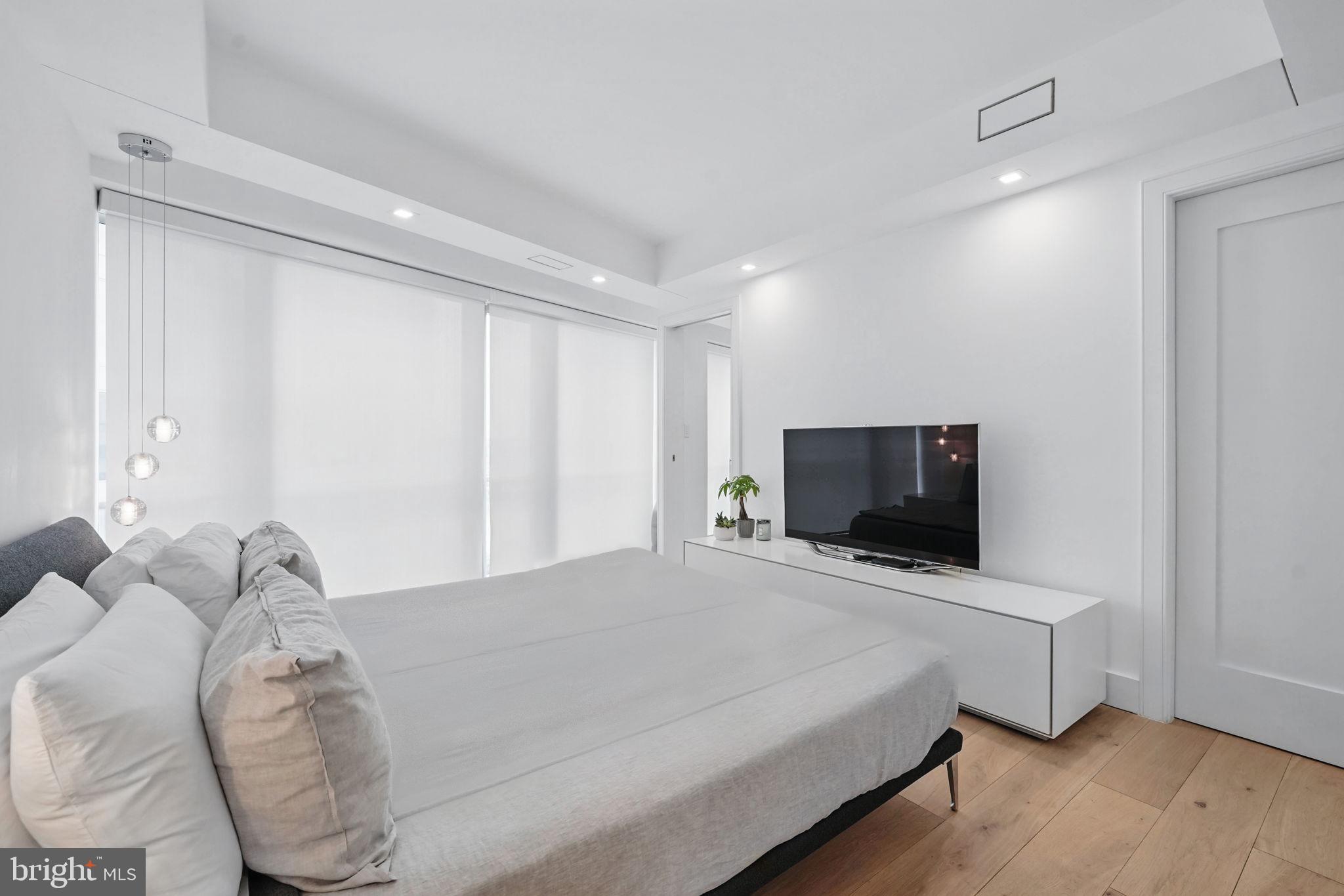 1111 19th St N #2108