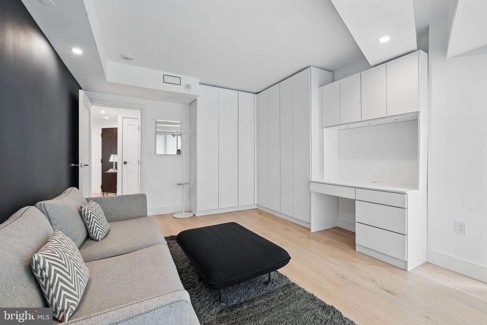 1111 19th St N #2108