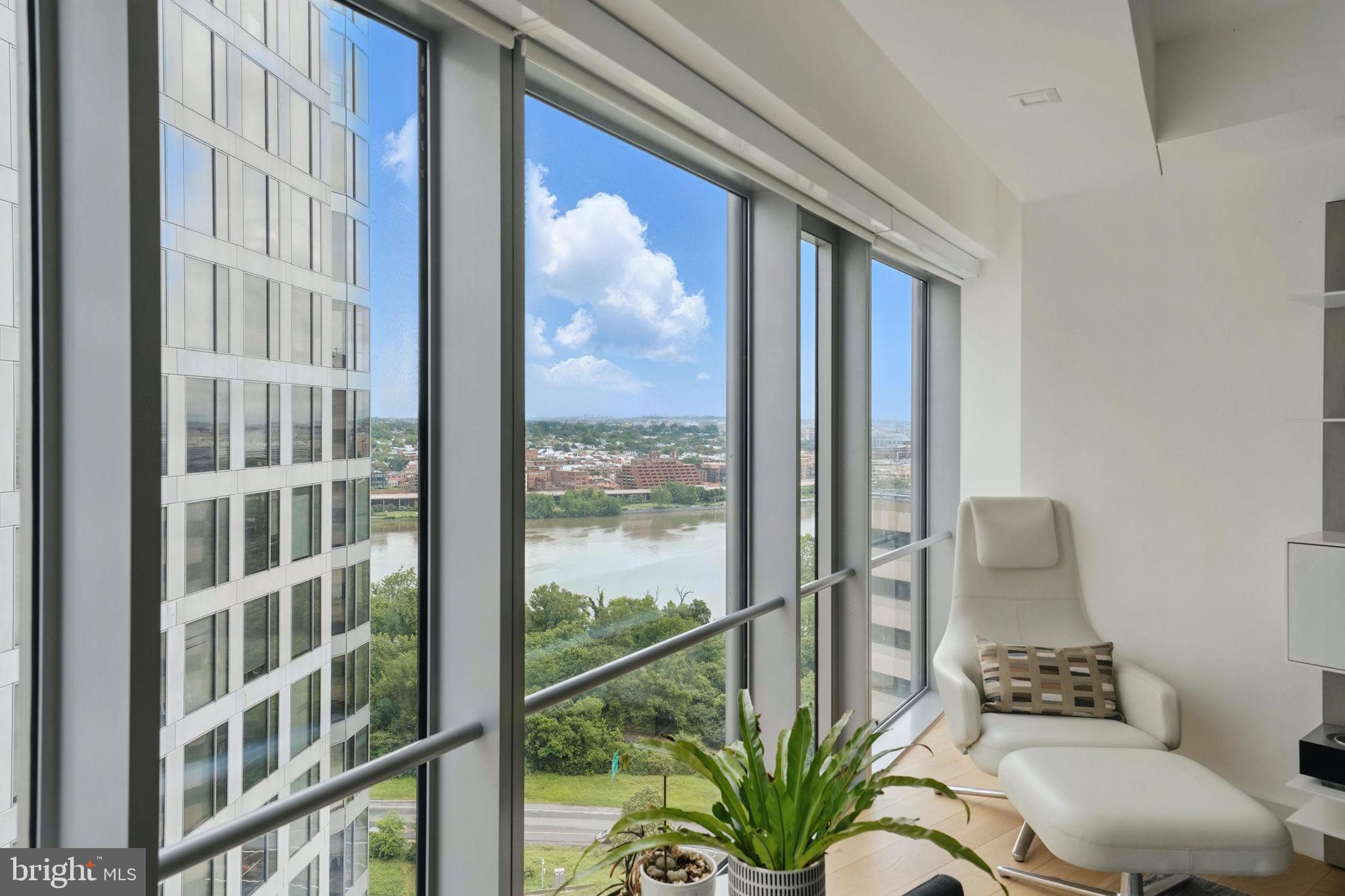 1111 19th St N #2108