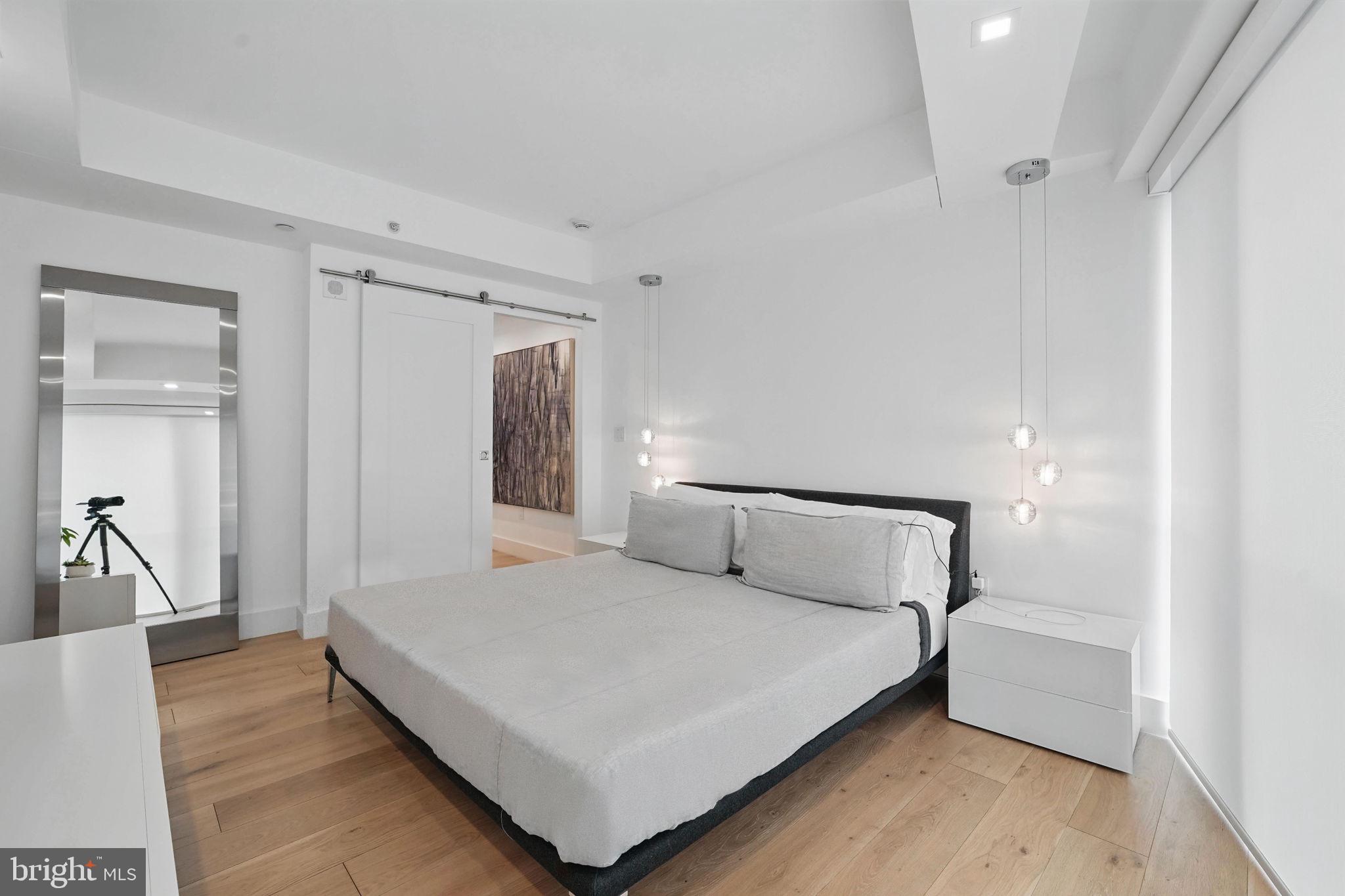 1111 19th St N #2108