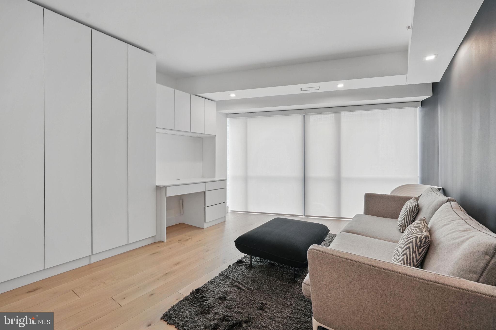 1111 19th St N #2108