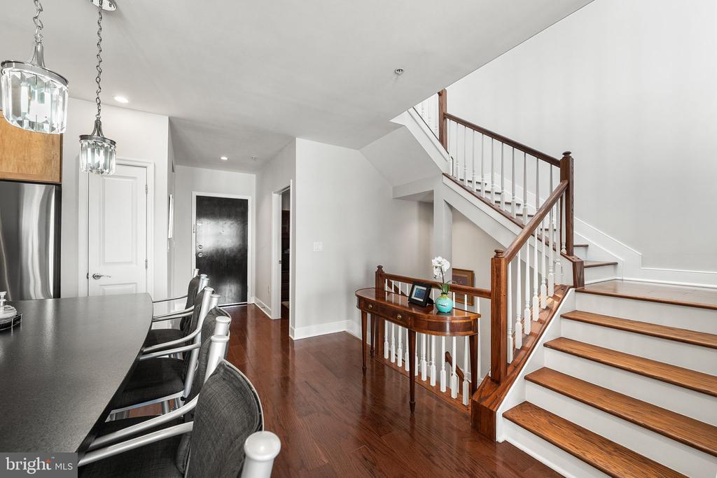 1418 N RHODES STREET Unit: B420
