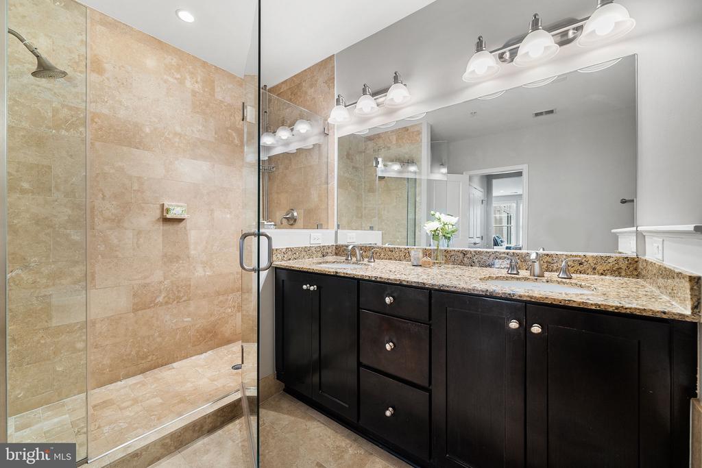 1418 N RHODES STREET Unit: B420