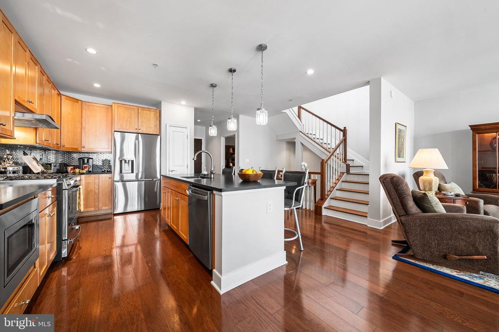1418 N RHODES STREET Unit: B420