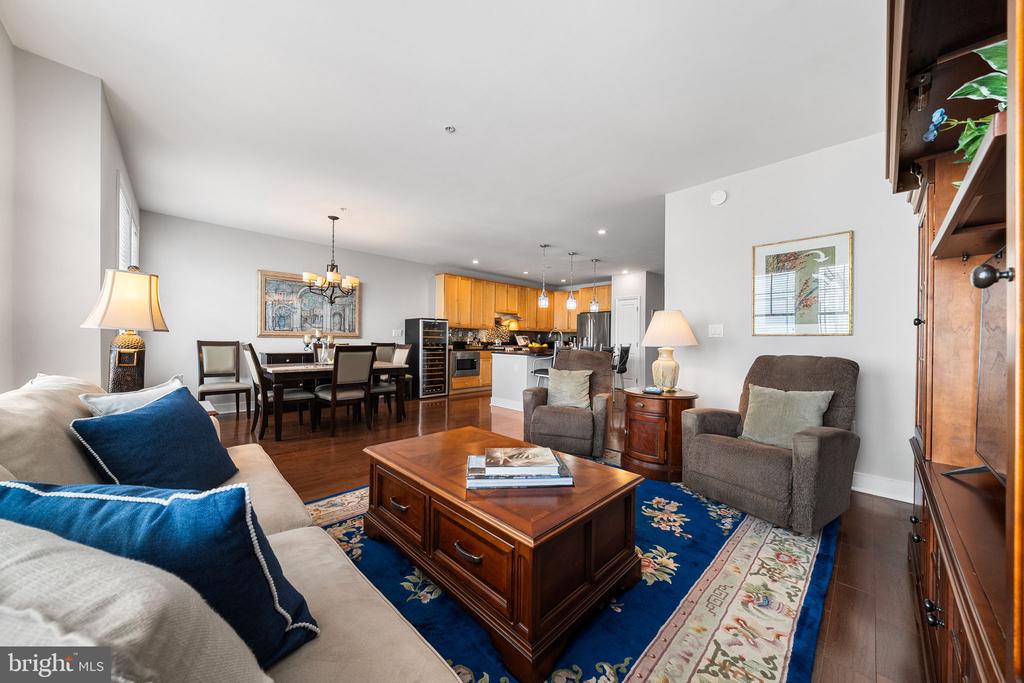 1418 N RHODES STREET Unit: B420