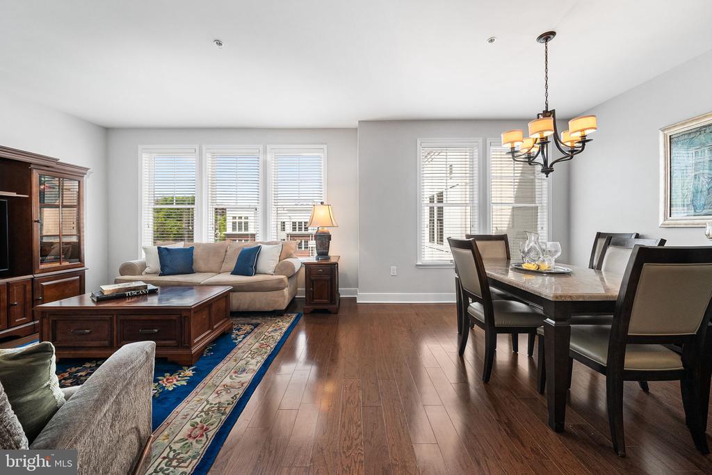 1418 N RHODES STREET Unit: B420